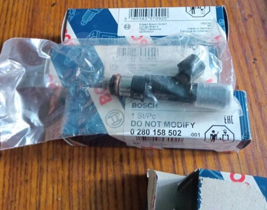 Продам форсунки Bosch состояние новые. Покупал на ваз 2115 8 клапанный инжекторный двигатель, цена..