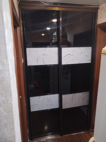 Продам встраиваемый шкаф-купе б/у, размер 1,27*0,6*2,35м, 1000..