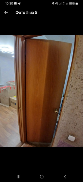 Продам двери Б/У. Стояла в ванной. Полотно двери толстая.с ручкой, навесами, коробкой и..