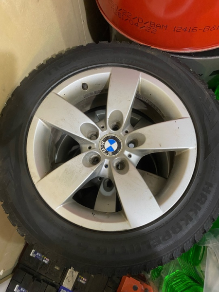 #БСшиныдиски
Продам в сборе 225/55/16 диски 5:120
В хорошем состоянии..