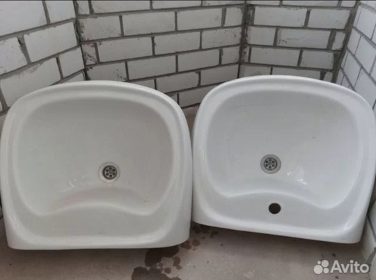 Раковина с новостройки, 2 шт. Размер 53 на 46 , 500р за..