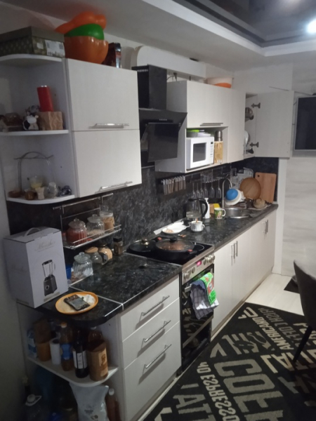 В продаже гарнитур не..