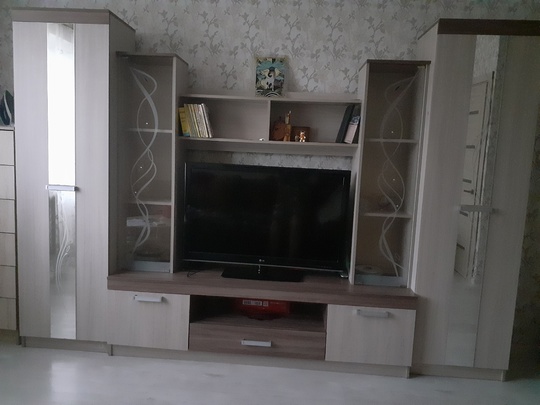 Продам стенку Атлантида 2Б              Ширина 292,Высота201,6 Глубина  42,5 .Ширина ниши под ТВ-110см  высота 83 Цена..