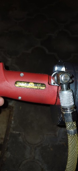 Продам пневматический заклепочник Rivet riv504. В отличном..