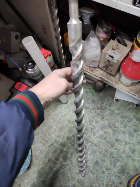 Бур по бетону 35*660
б.у 
Хвостовик sds-max 
Состояние хорошее 
Цена..
