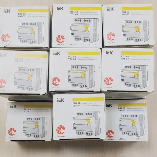 Продам выключатели дифференциальные IEK VD1-63, 16 больших(950р за штуку) и 3 маленьких(800р за штуку). Все новые,..