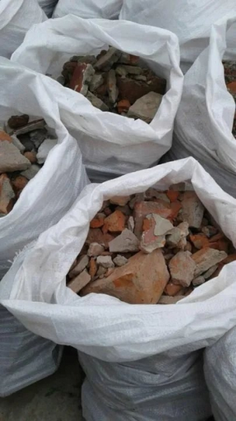 Отдам бой красного кирпича в мешках, самовывоз. В наличии мешков 60

[id33174854|Anton..