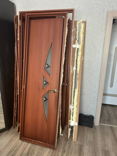 Продам 4 двери , за 1000 каждая дверь, в комплекте наличники, коробка, петли и ручки
2 шт. – 2000*600
2 шт. -..