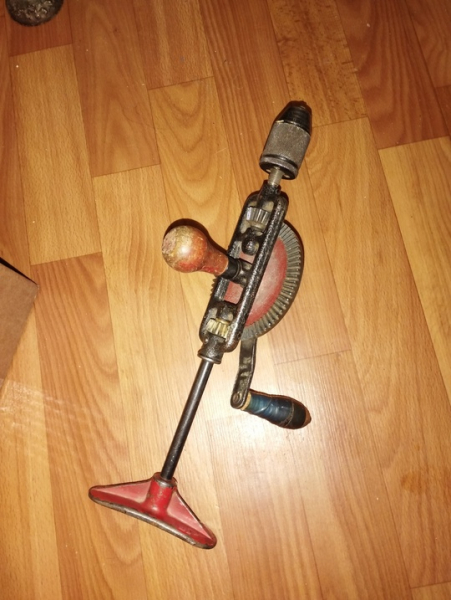 Продам дрель, ручную,750..
