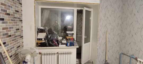 кому оконный блок б.у? совсем дешево. пишите в..