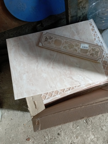 Целая коробка, разм 25*35. 500р
 Тачка из советского металла, очень крепкая, выдерживает 50 кг…