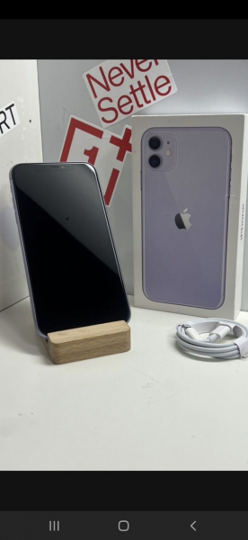 iPhone 11 на 64gb
Без лишних вопросов.
Состояние хорошое.
Была замена экрана и аккумулятора на..