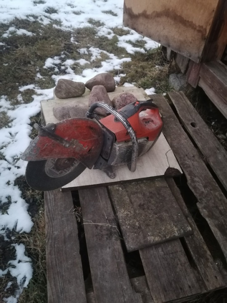 Продам бензорез работает..