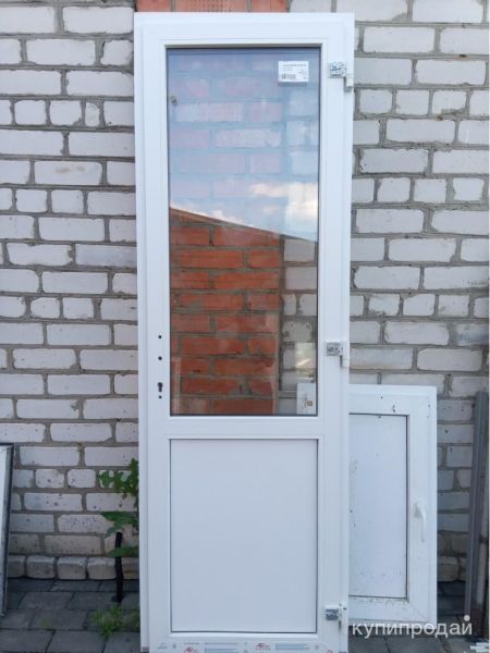 Дверь входная 730х2190,окно глухое 900 х1400 в Ковылкине